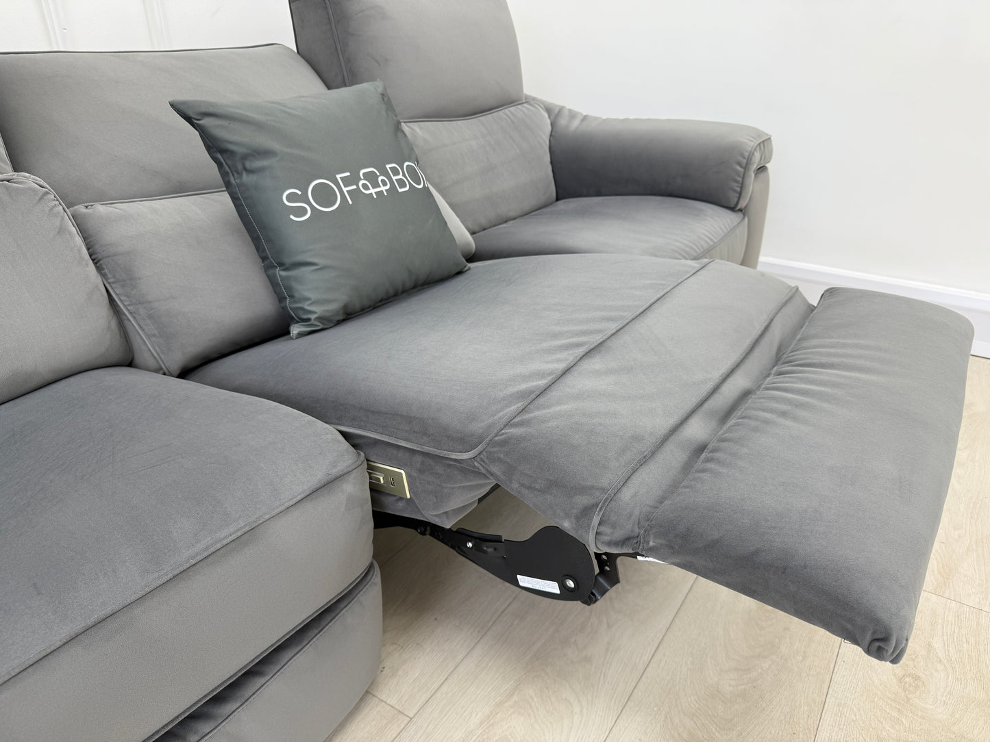 Natuzzi Rock 4 Seater Power Recliner Sofa In Grey Velvet