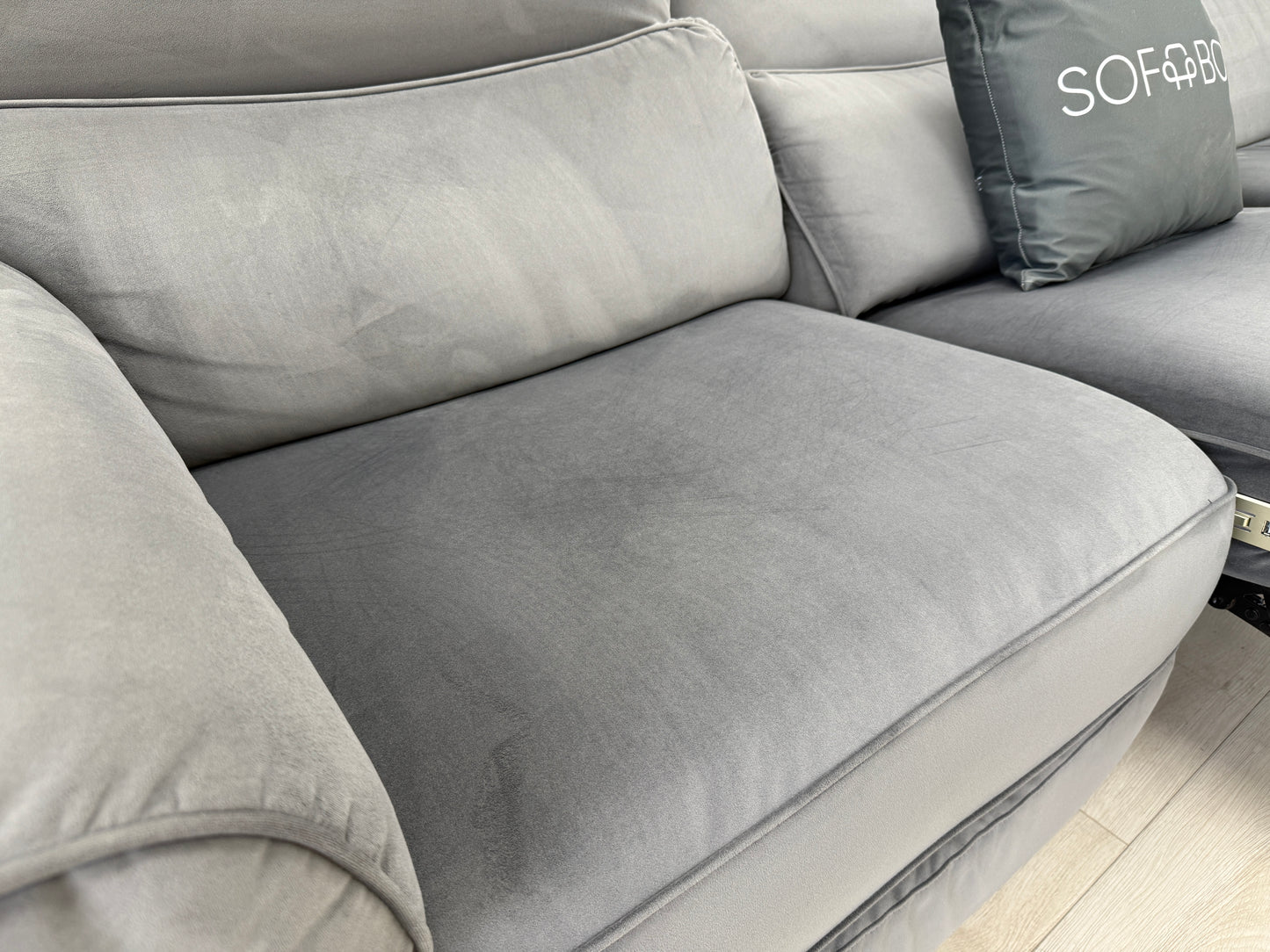 Natuzzi Rock 4 Seater Power Recliner Sofa In Grey Velvet