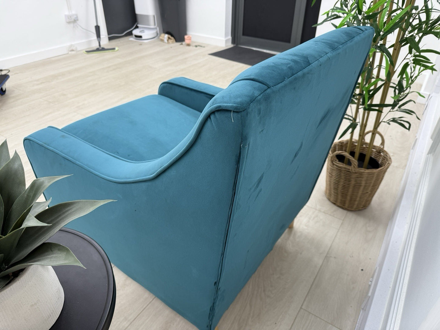 DFS Kian Velvet Accent Chair In Teal