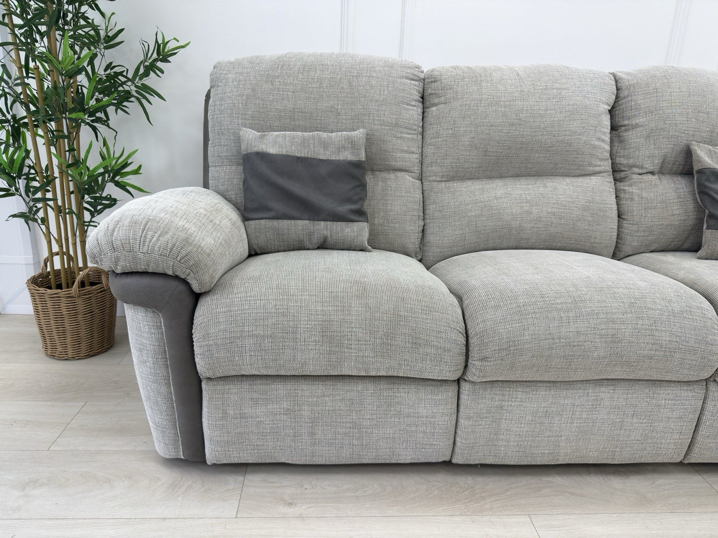 La-Z-Boy Recliner Corner Sofa In Grey
