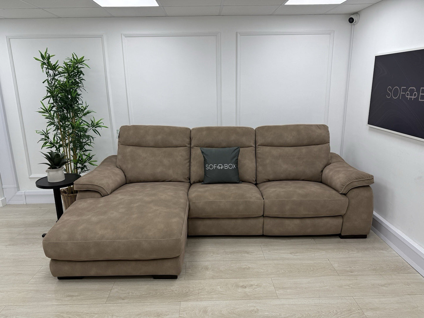 Fishpools Caruso 3 Seater Chaise Power Recliner Sofa In Sand Fabric
