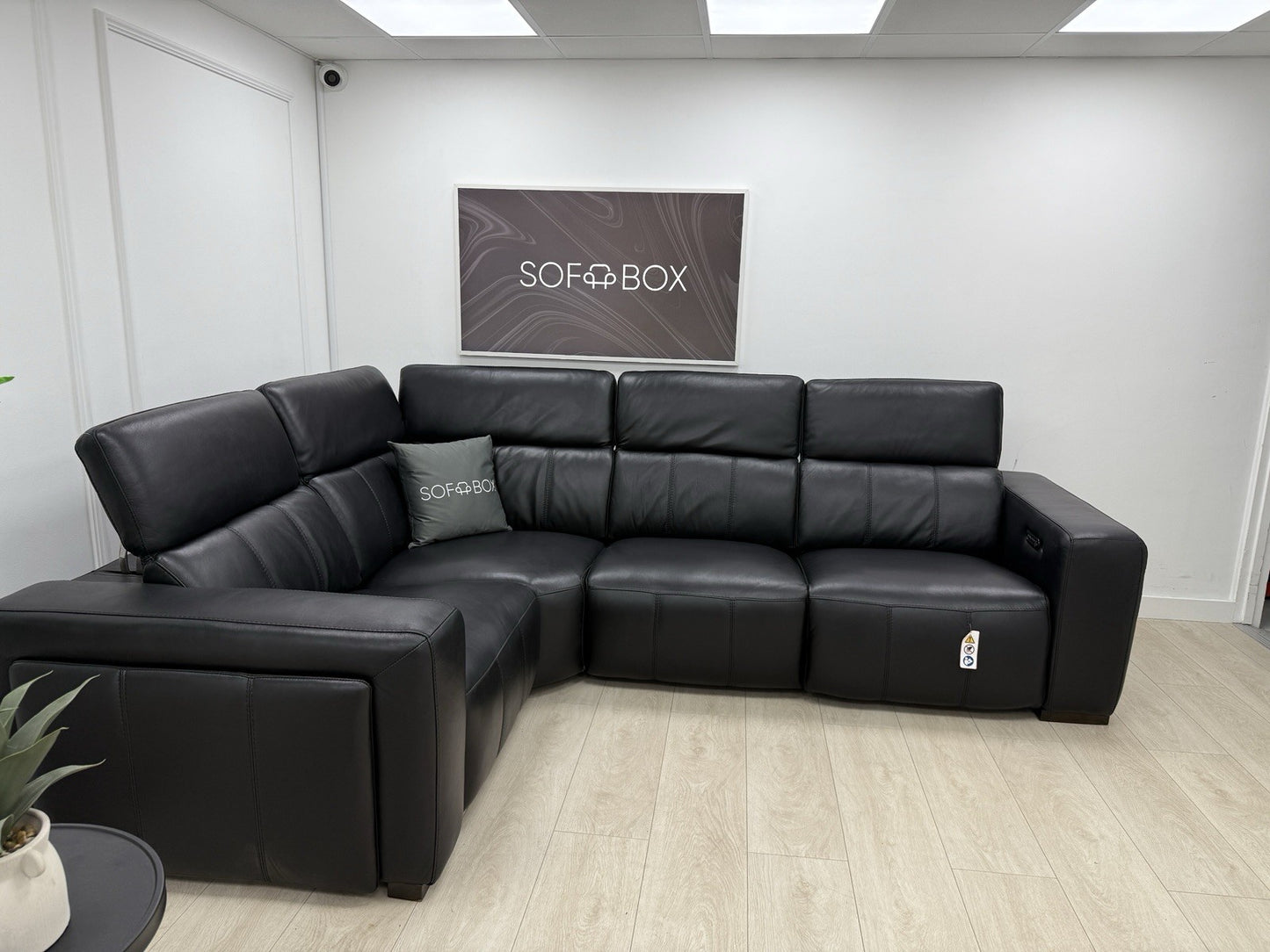 DFS Crusade Heated Recliner Corner Sofa Black Leather