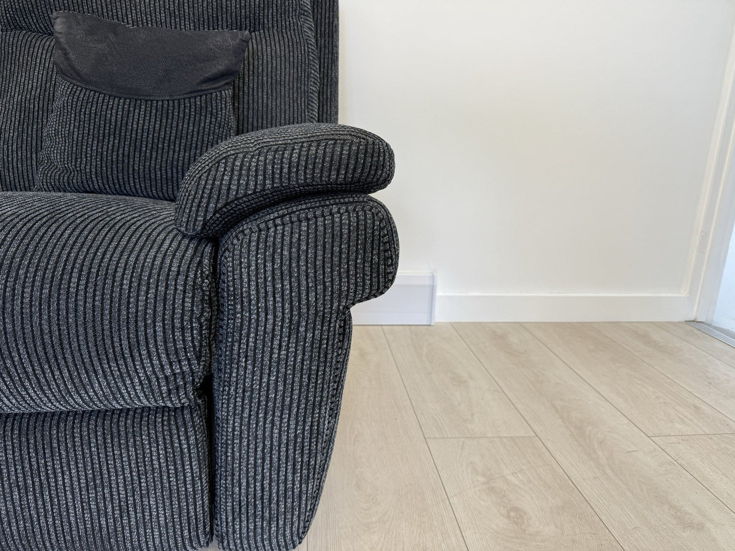 La-Z-Boy Tamla Power Recliner Corner Sofa In Black Fabric