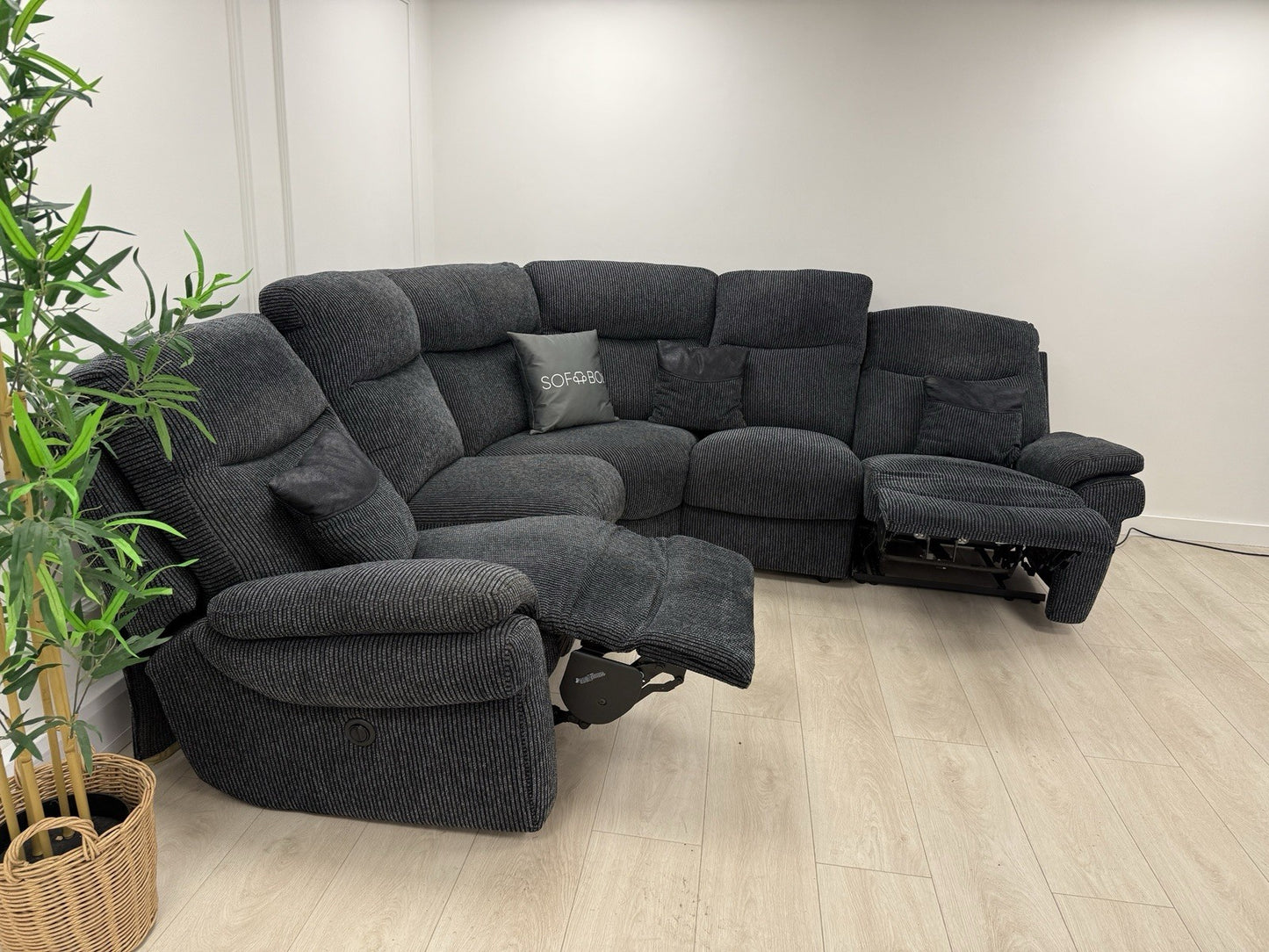 La-Z-Boy Tamla Power Recliner Corner Sofa In Black Fabric