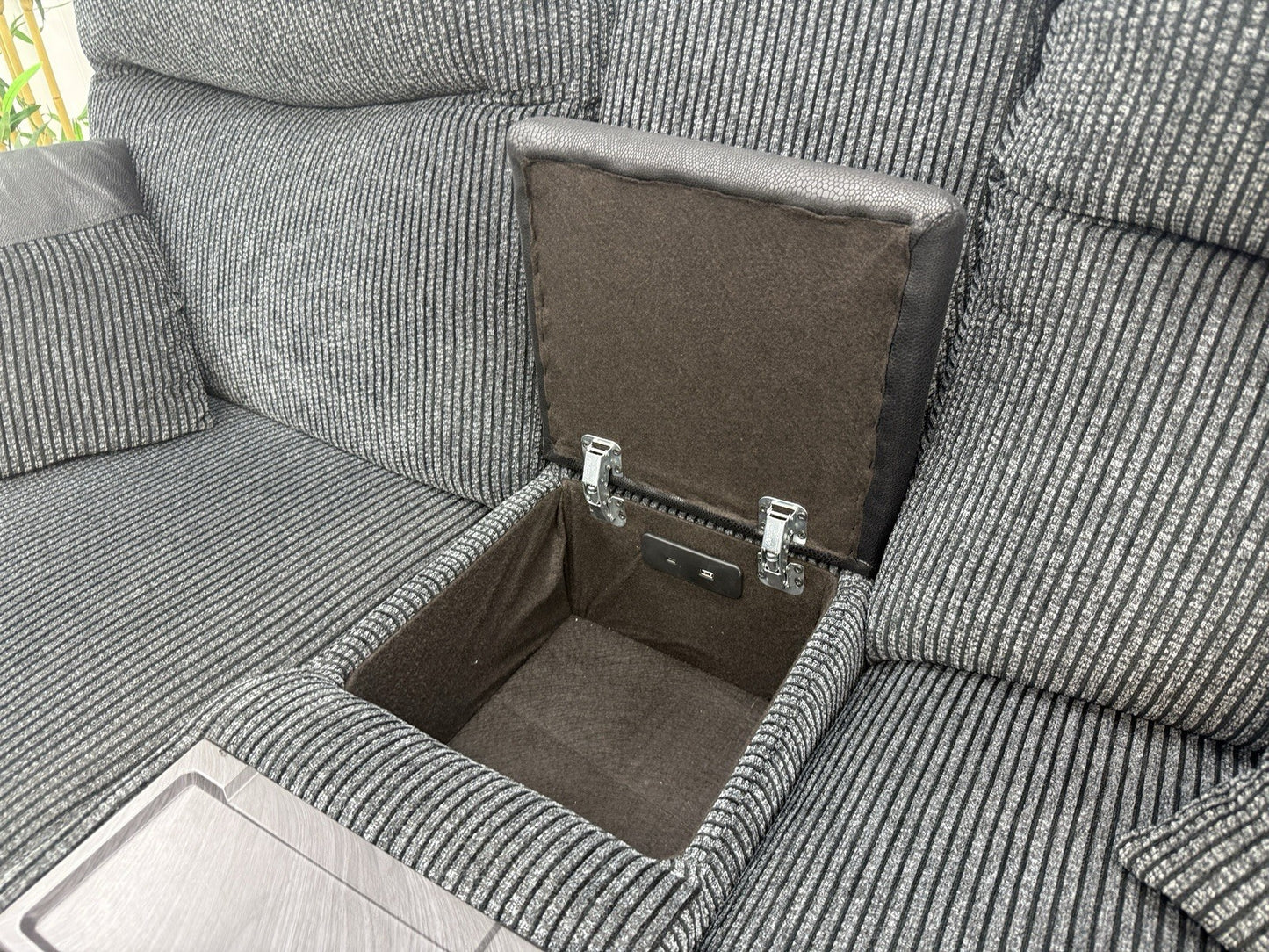 La-Z-Boy New Tamla 2 Seater Power Recliner Headrest Lumbar With Console Unit