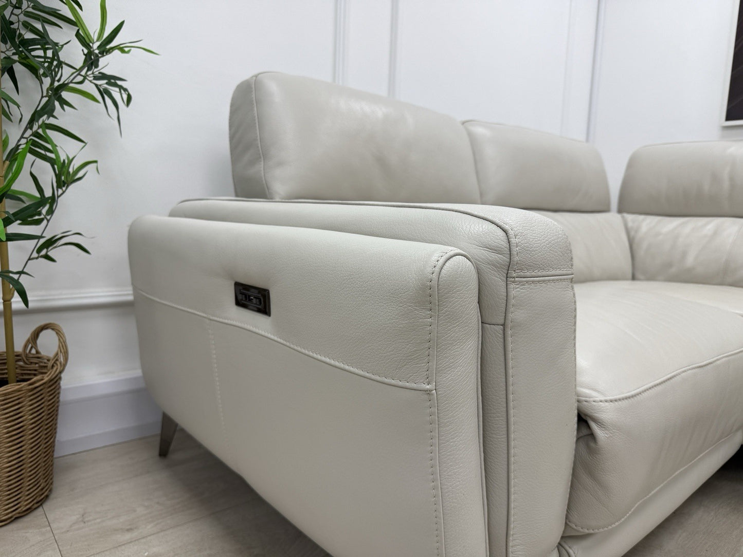 DFS San Antonio Power Recliner Corner Sofa In Fossil Leather