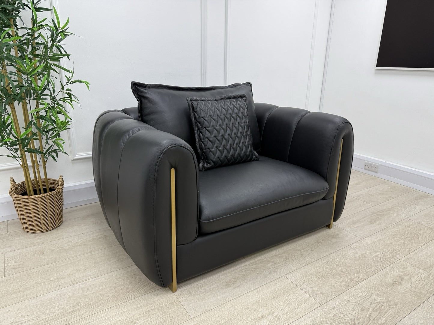 Sofology The Empress Love Seat In Black Leather