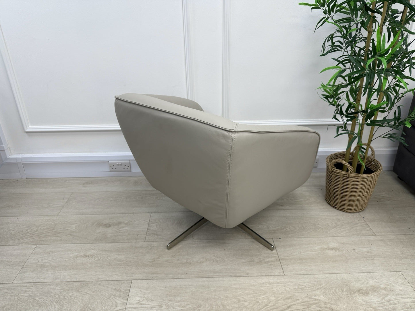 Sofology Adler Swivel Chair In Stone Leather