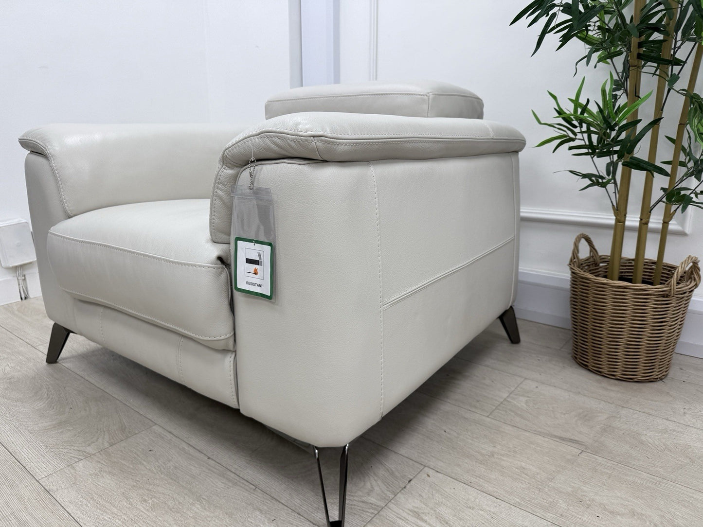 DFS Tahiti Power Recliner Chair In Fossil Leather