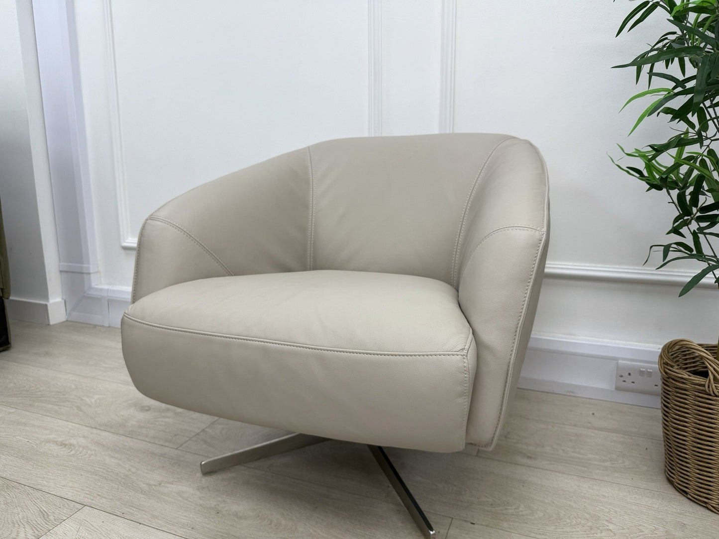 Sofology Adler Swivel Chair In Stone Leather