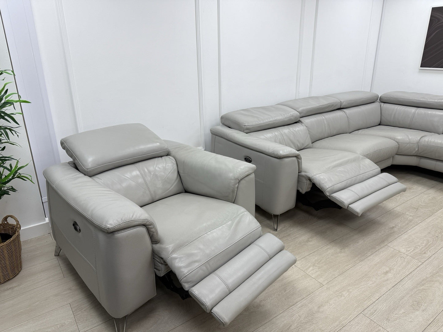 DFS Tahiti Leather Power Recliner Corner Sofa & Armchair Set In Light Grey