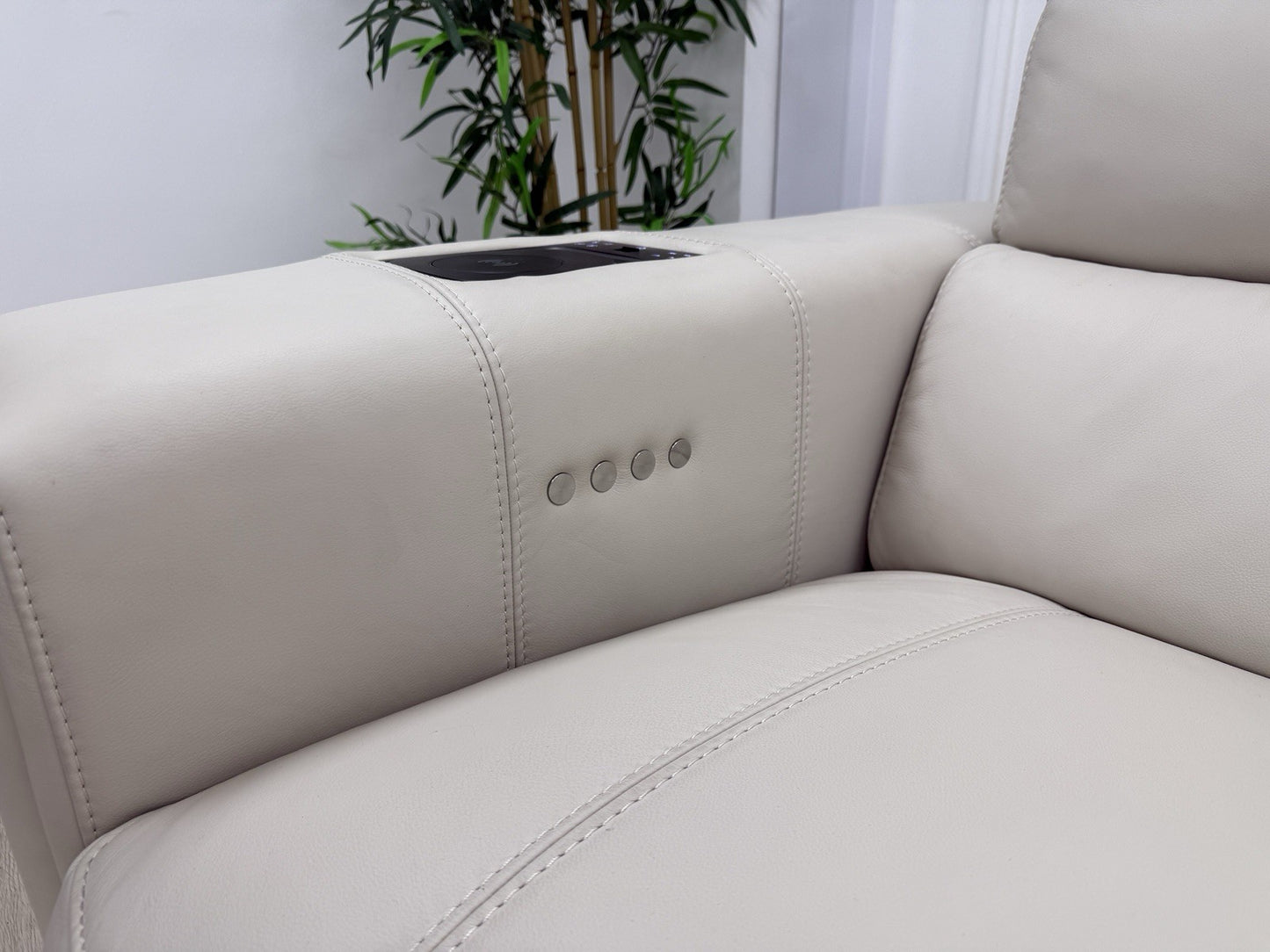 DFS Showcase Power Recliner Chair With Arm Console In Frost Leather