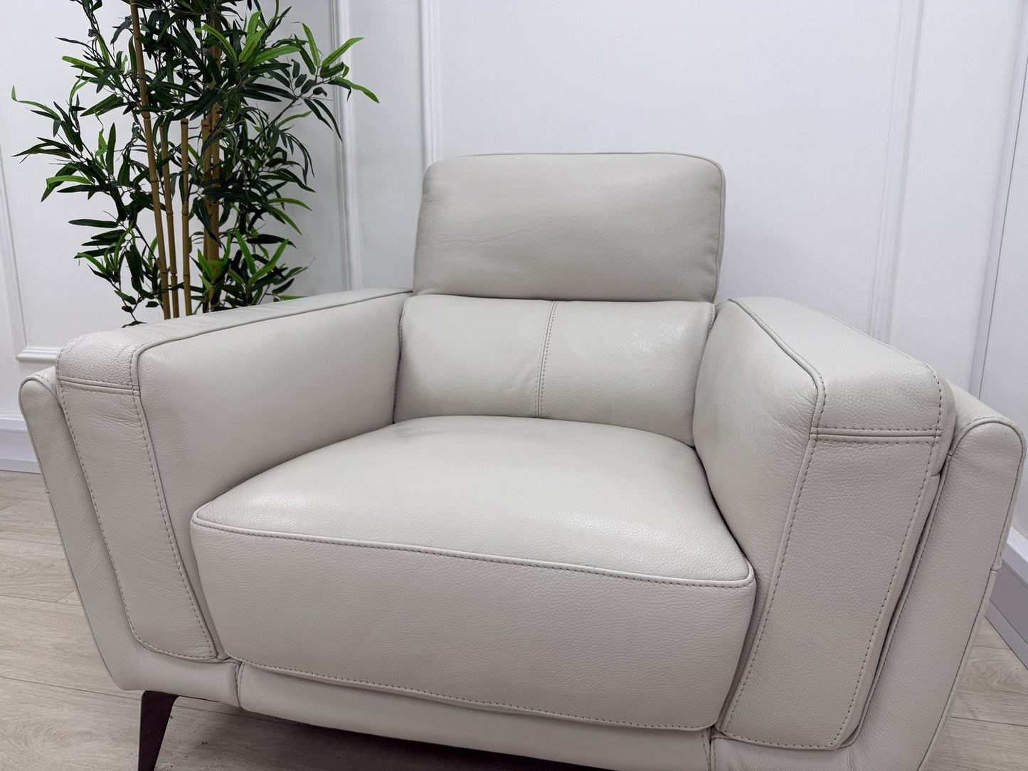 DFS San Antonio Fixed Armchair In Fossil Leather