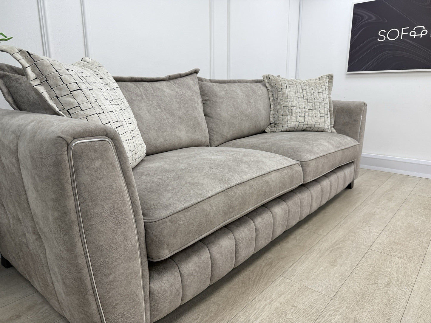 DFS Cherished Grande 4 Seater Sofa In Oatmeal Combination