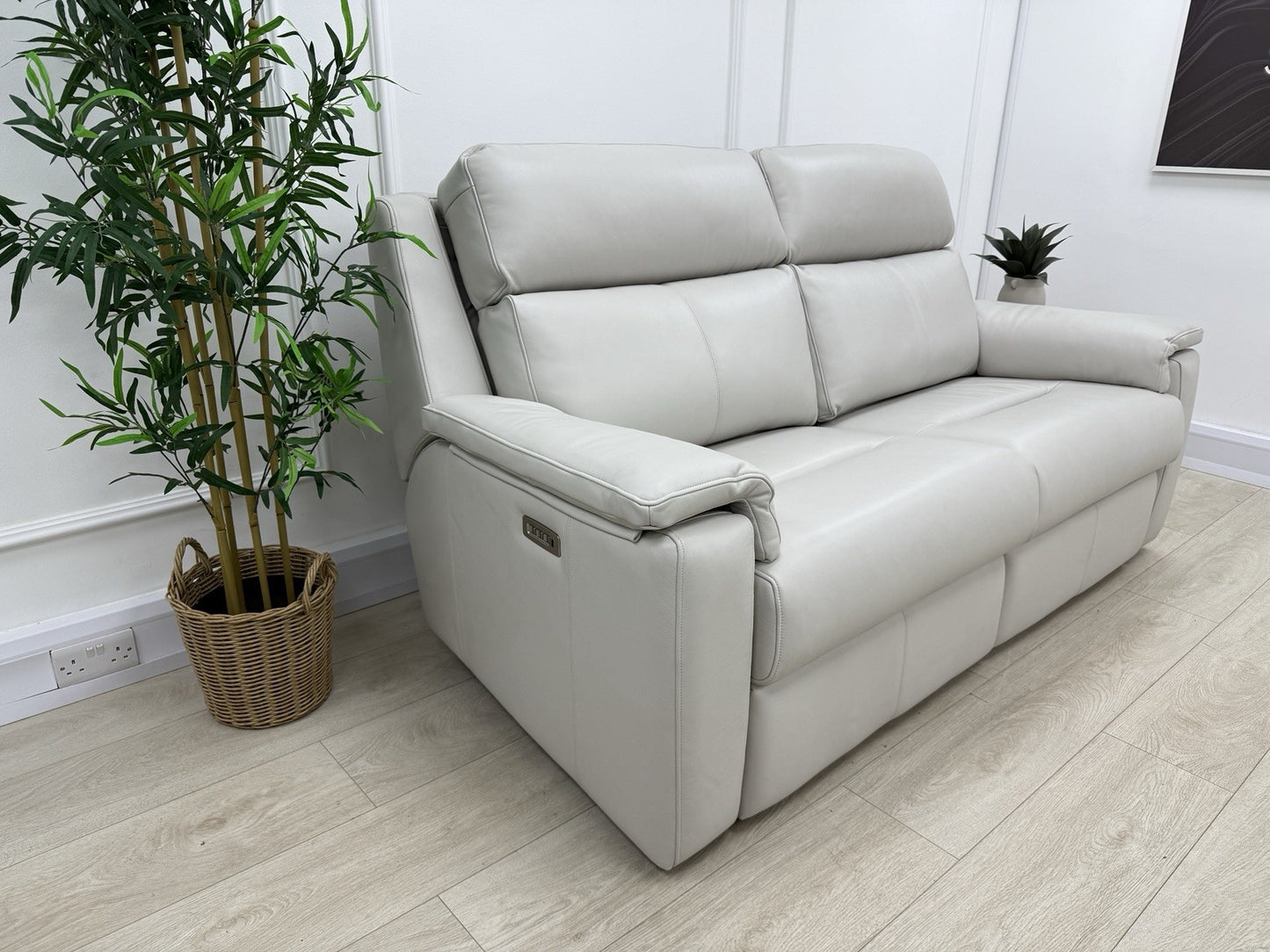 G Plan Thornbury 3 Seater Leather Power Recliner Sofa With Headrest & Lumbar