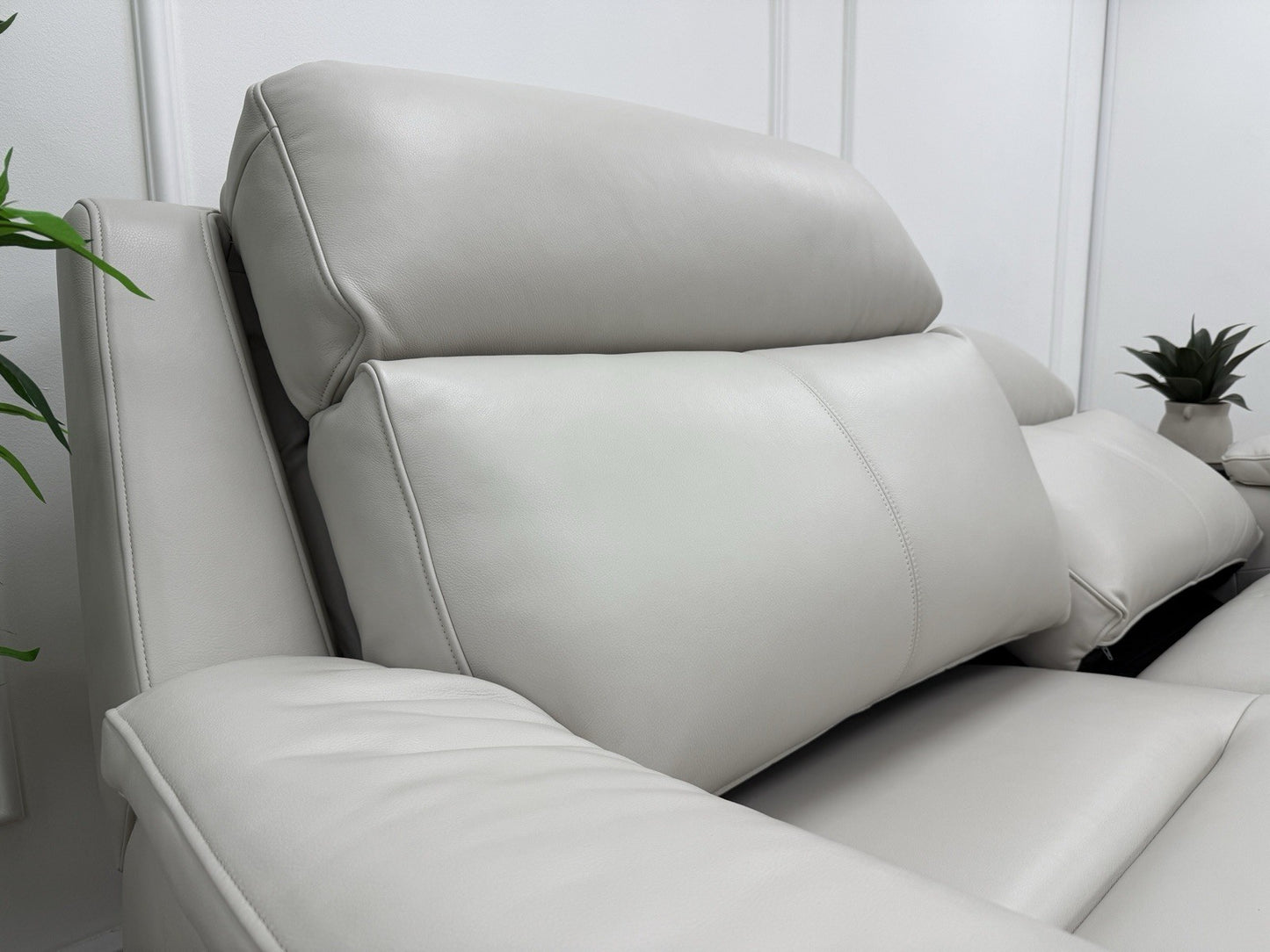 G Plan Thornbury 3 Seater Leather Power Recliner Sofa With Headrest & Lumbar