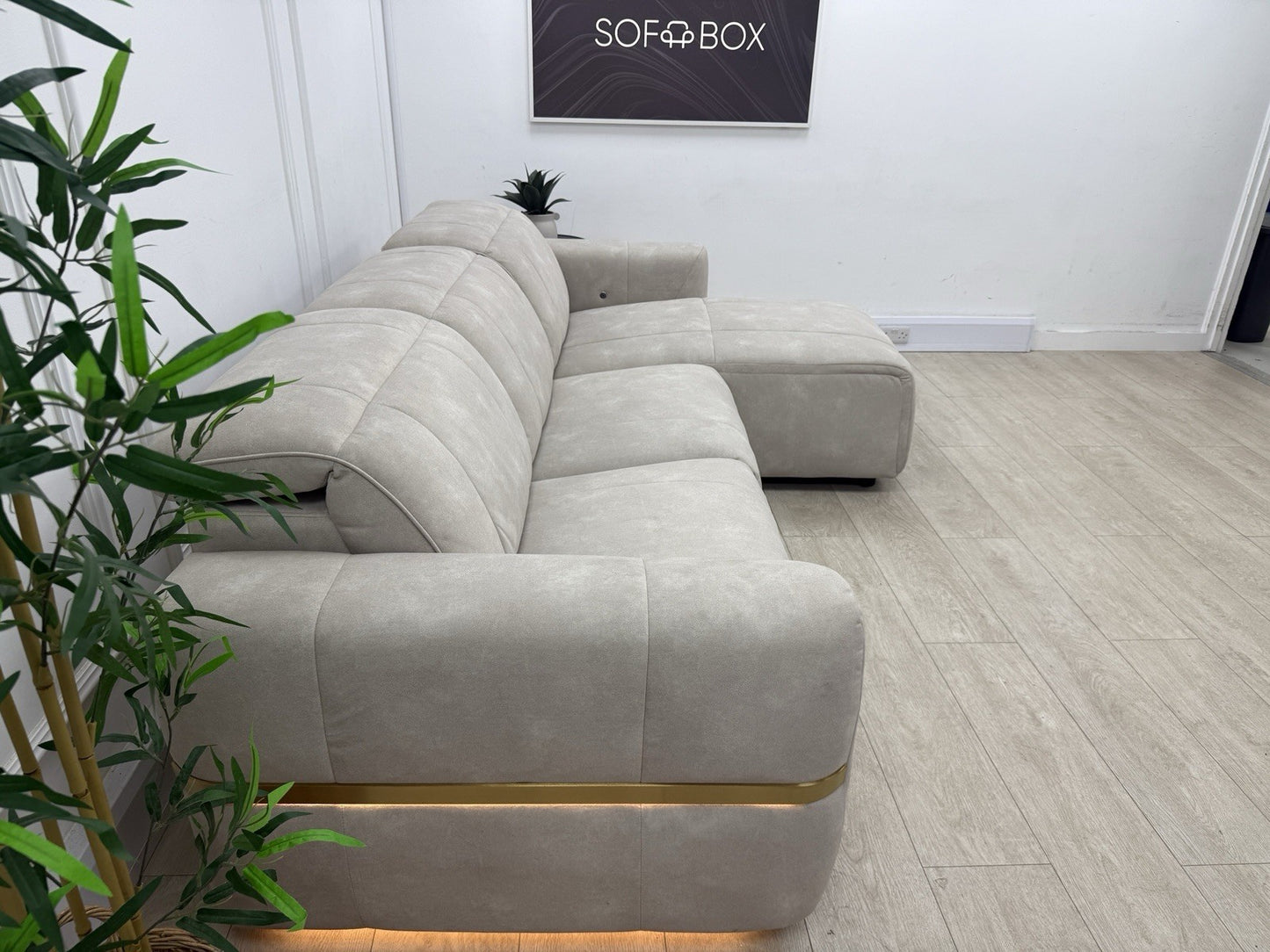 Sofology Lumiere Power Recliner 4 Seater Chaise Sofa In Lifestyle Flecked Ivory