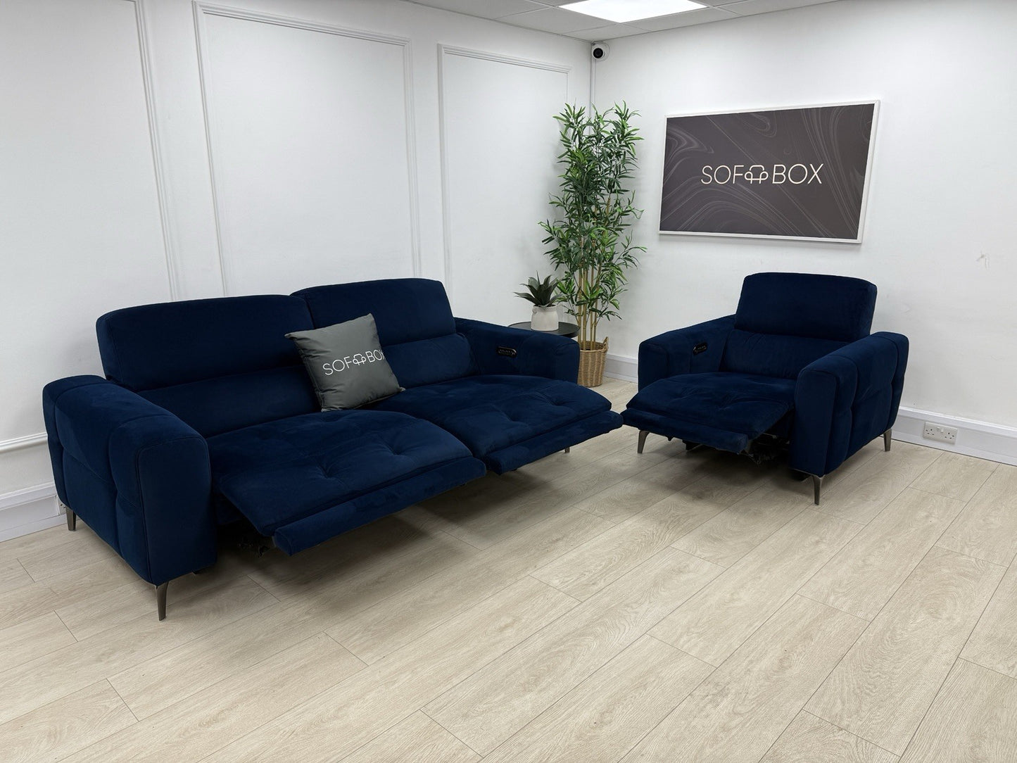 Furniture Village New York Power Recliner 3 Seater & Chair Set In Navy Velvet