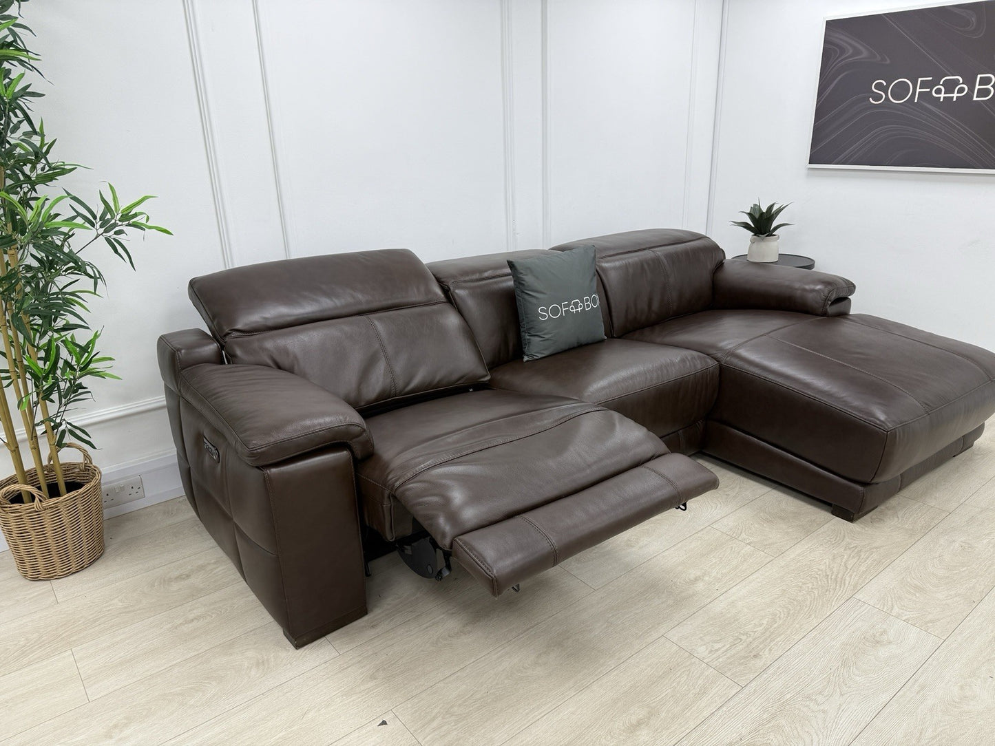 Sofology Laurence 3 Seater Recliner Chaise Sofa In Mahogany Brown Leather