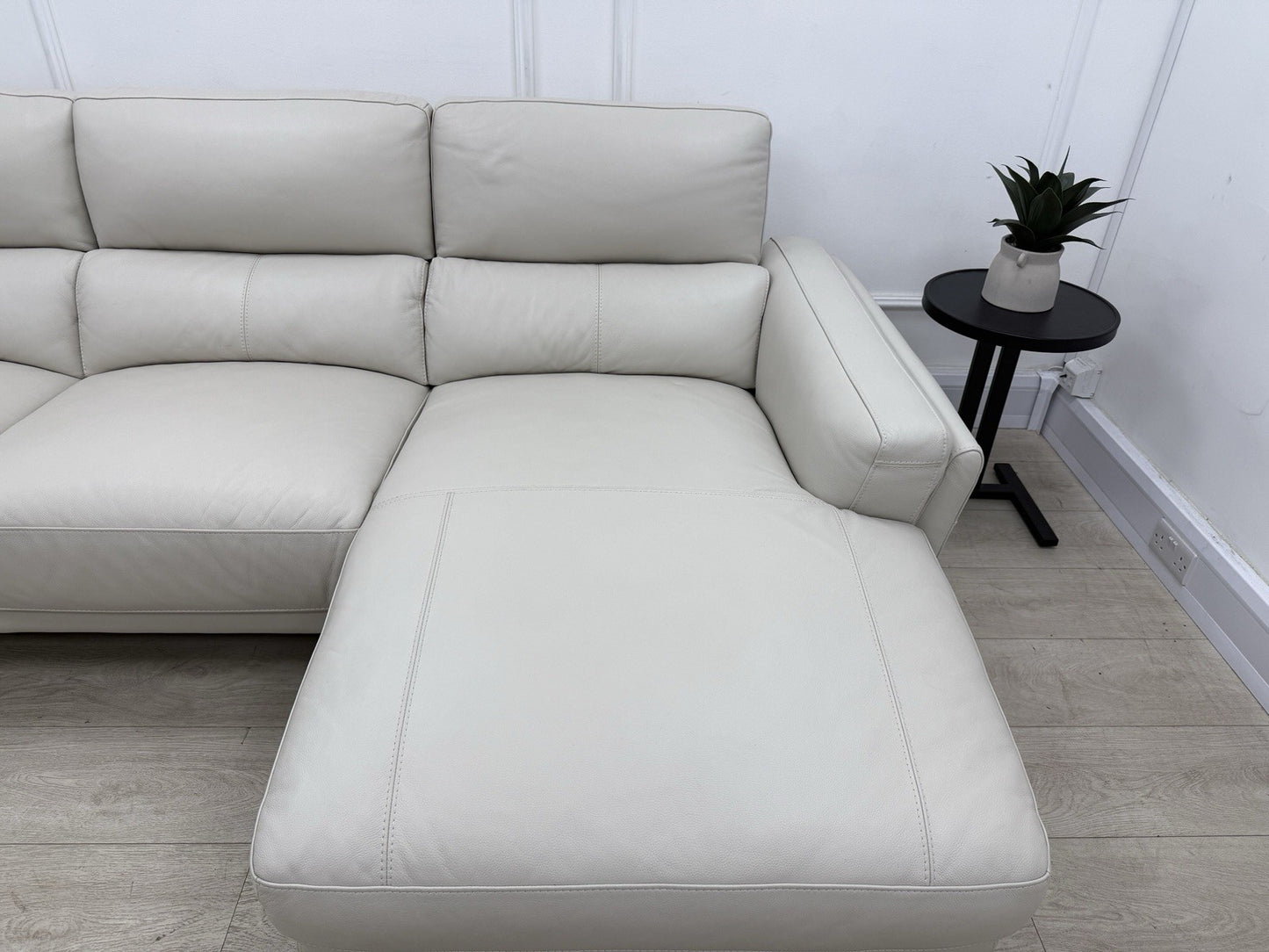 DFS San Antonio Power Recliner 3 Seater Chaise End Sofa In Fossil Leather