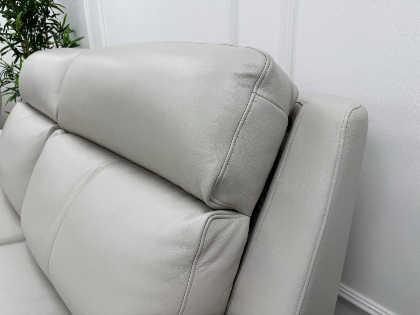 G Plan Thornbury 3 Seater Leather Power Recliner Sofa With Headrest & Lumbar