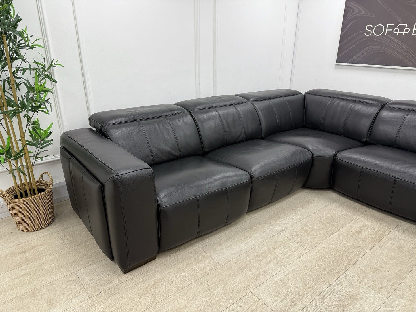 DFS Crusade Heated Power Recliner Corner Sofa Black Leather Smart Console Unit