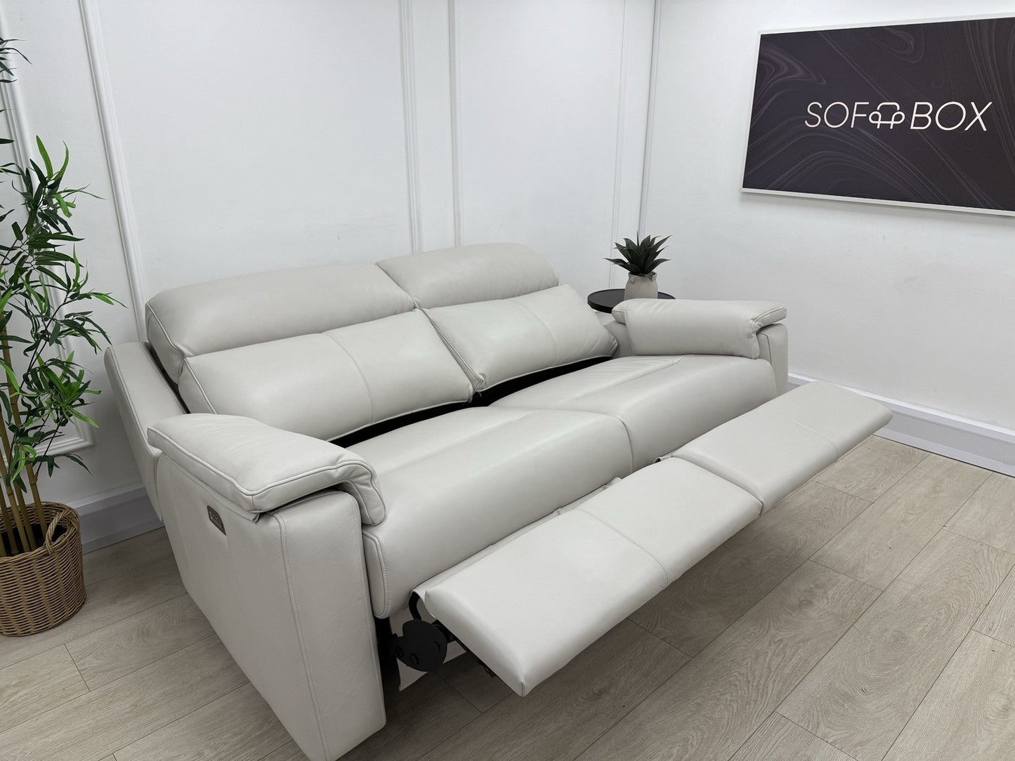 G Plan Thornbury 3 Seater Leather Power Recliner Sofa With Headrest & Lumbar