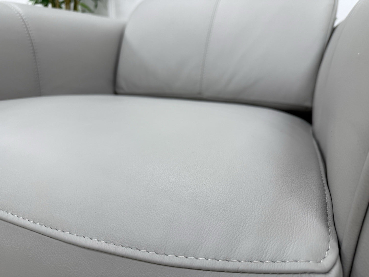 DFS Lauder Power Recliner Chair Memory In Grey Mist Borelli Leather