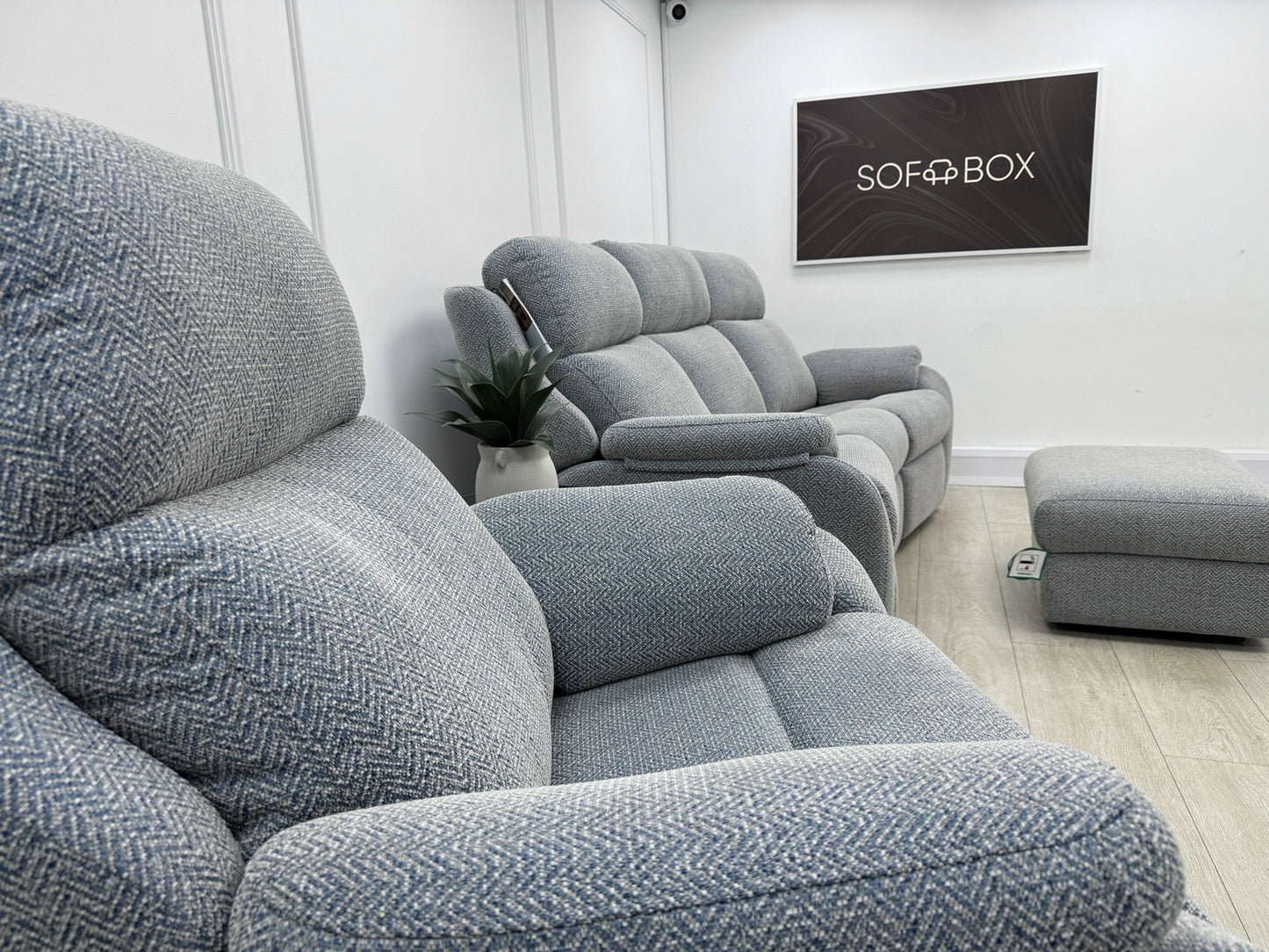 G Plan Kingsbury 3 Seater Curved Sofa & Chair Set Recliner/Lumbar/Headrest