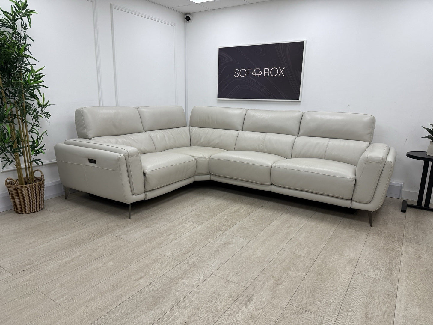 DFS San Antonio Power Recliner Corner Sofa In Fossil Leather