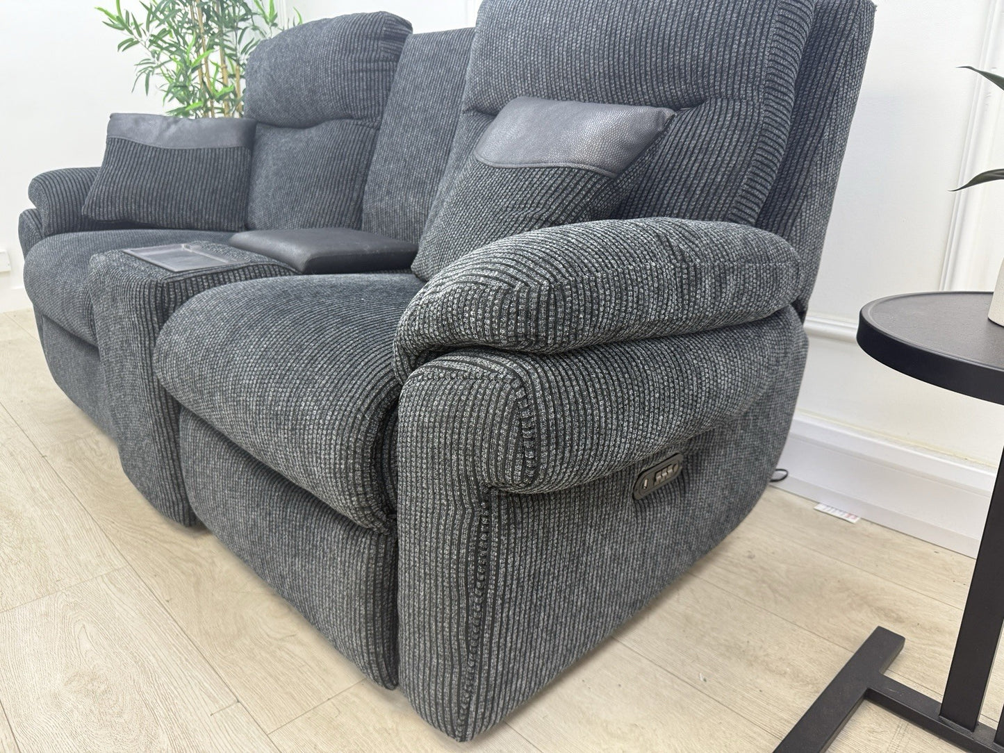 La-Z-Boy New Tamla 2 Seater Power Recliner Headrest Lumbar With Console Unit