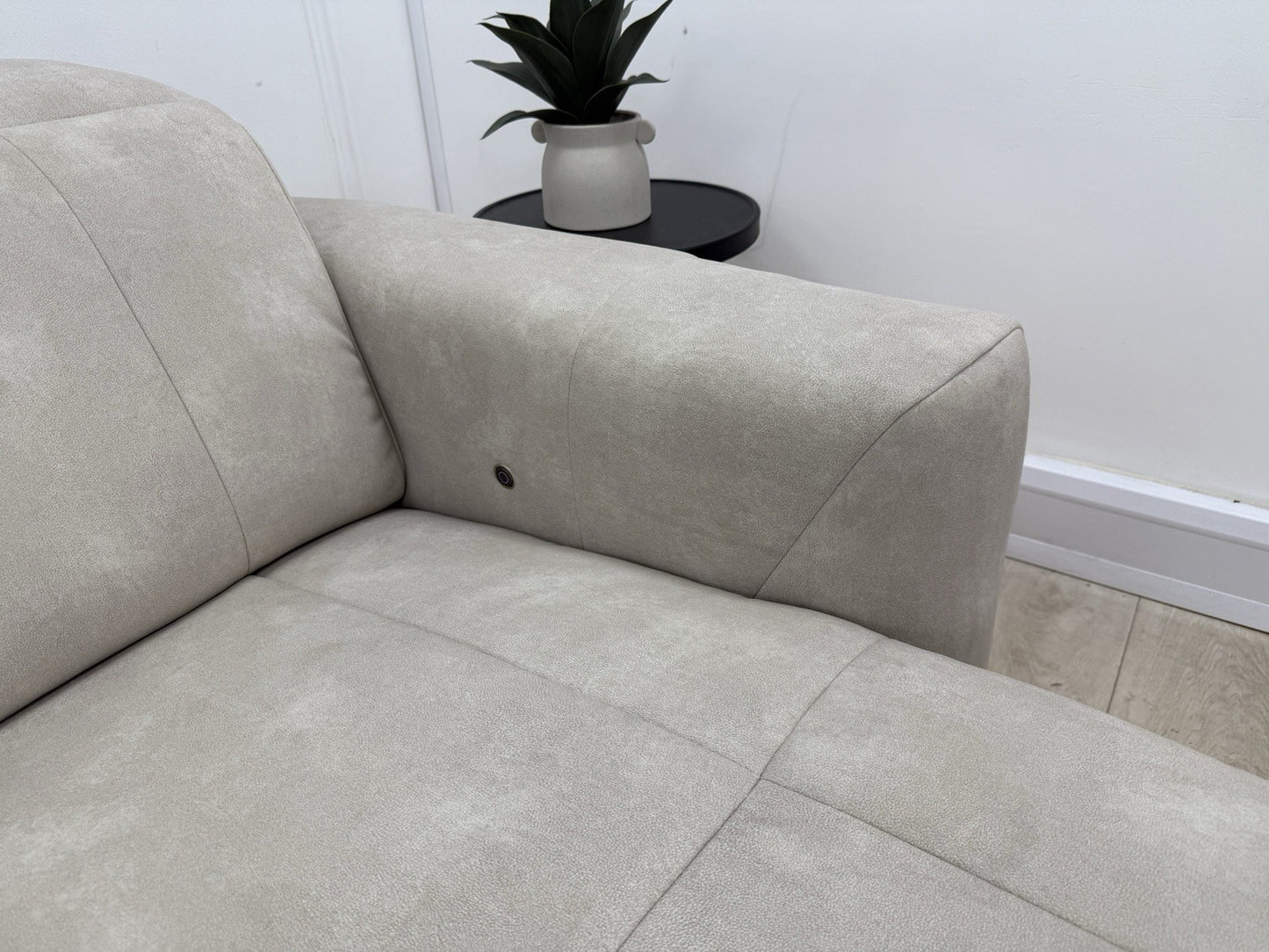 Sofology Lumiere Power Recliner 4 Seater Chaise Sofa In Lifestyle Flecked Ivory