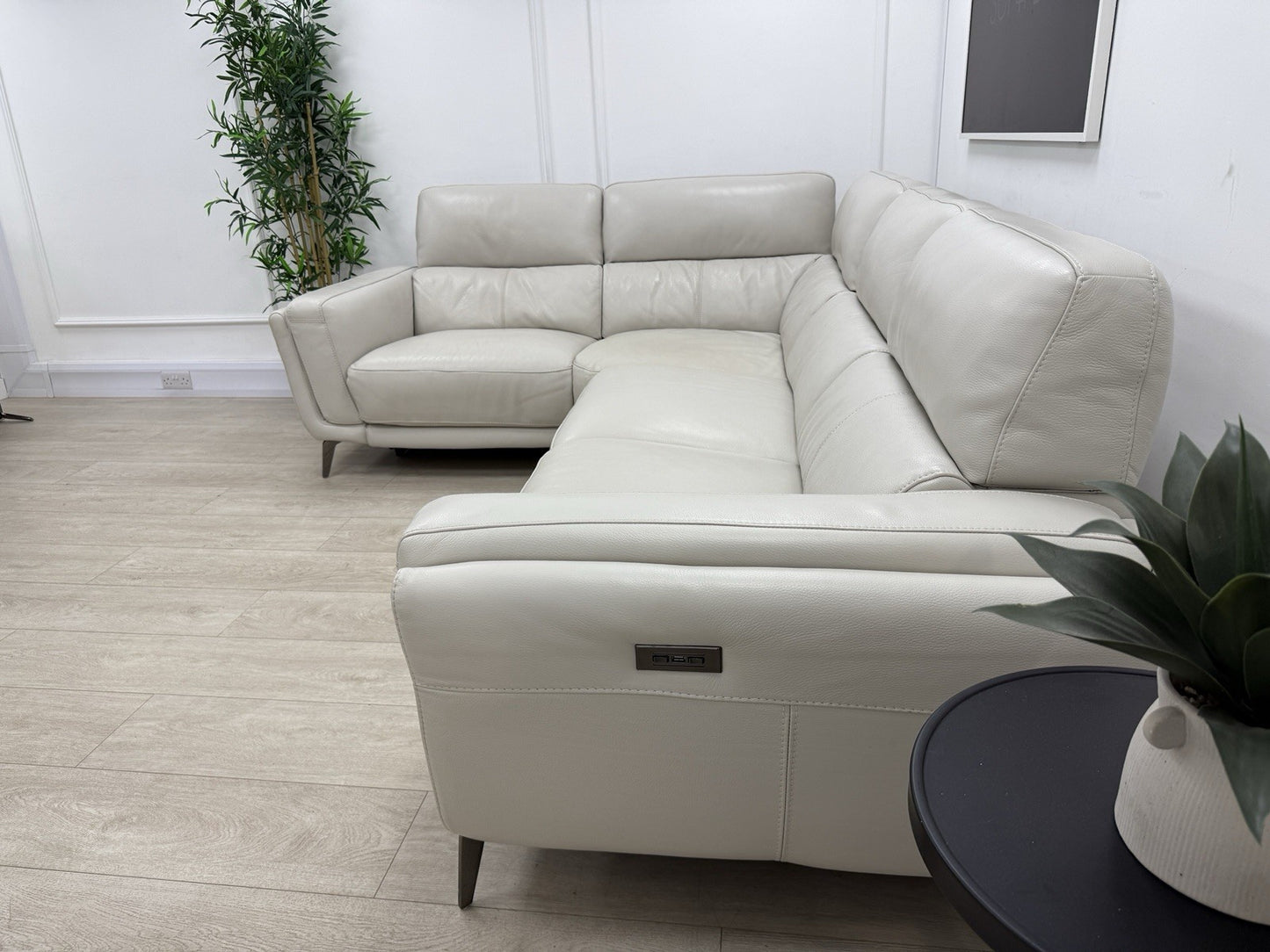 DFS San Antonio Power Recliner Corner Sofa In Fossil Leather