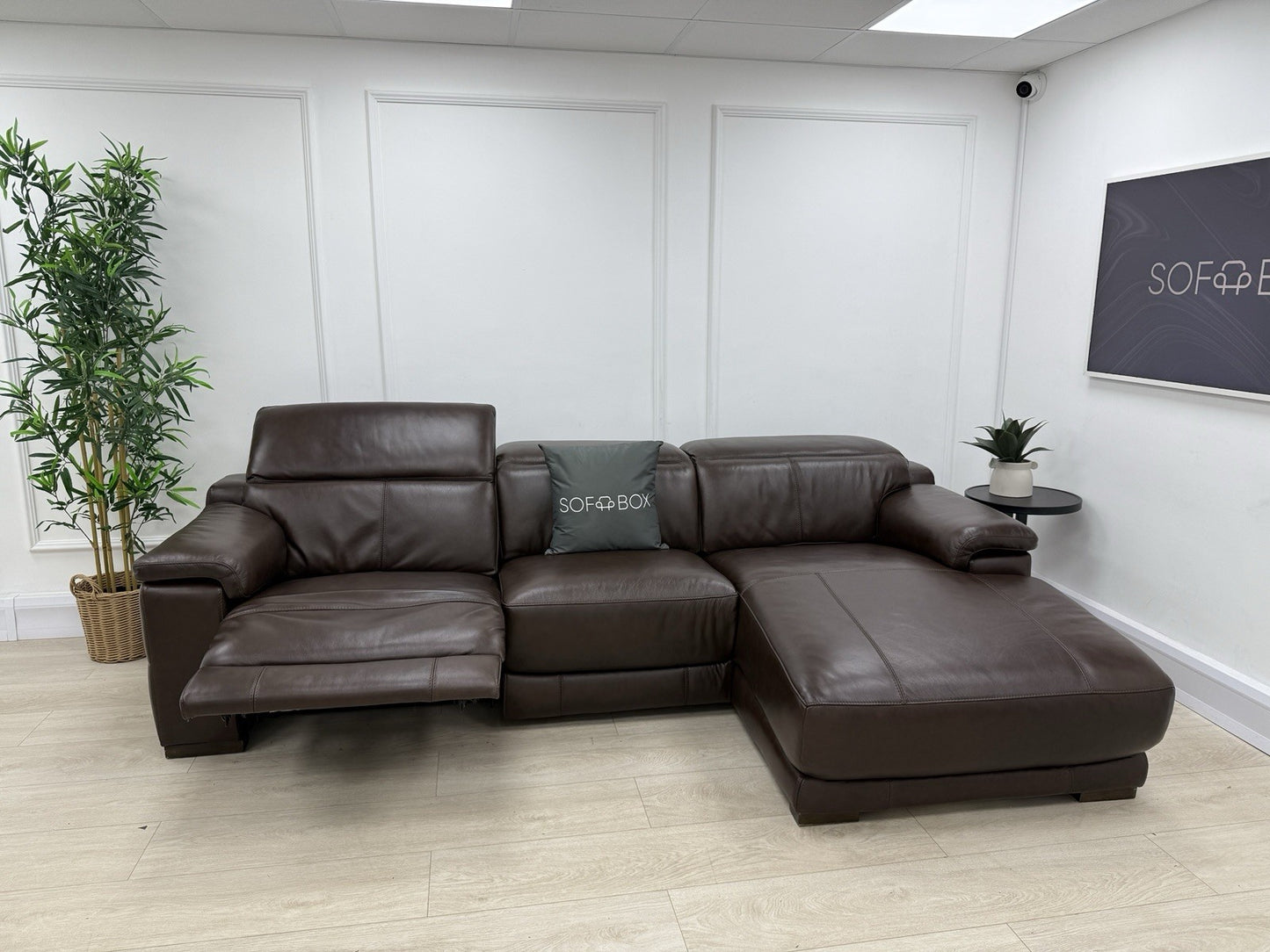 Sofology Laurence 3 Seater Recliner Chaise Sofa In Mahogany Brown Leather
