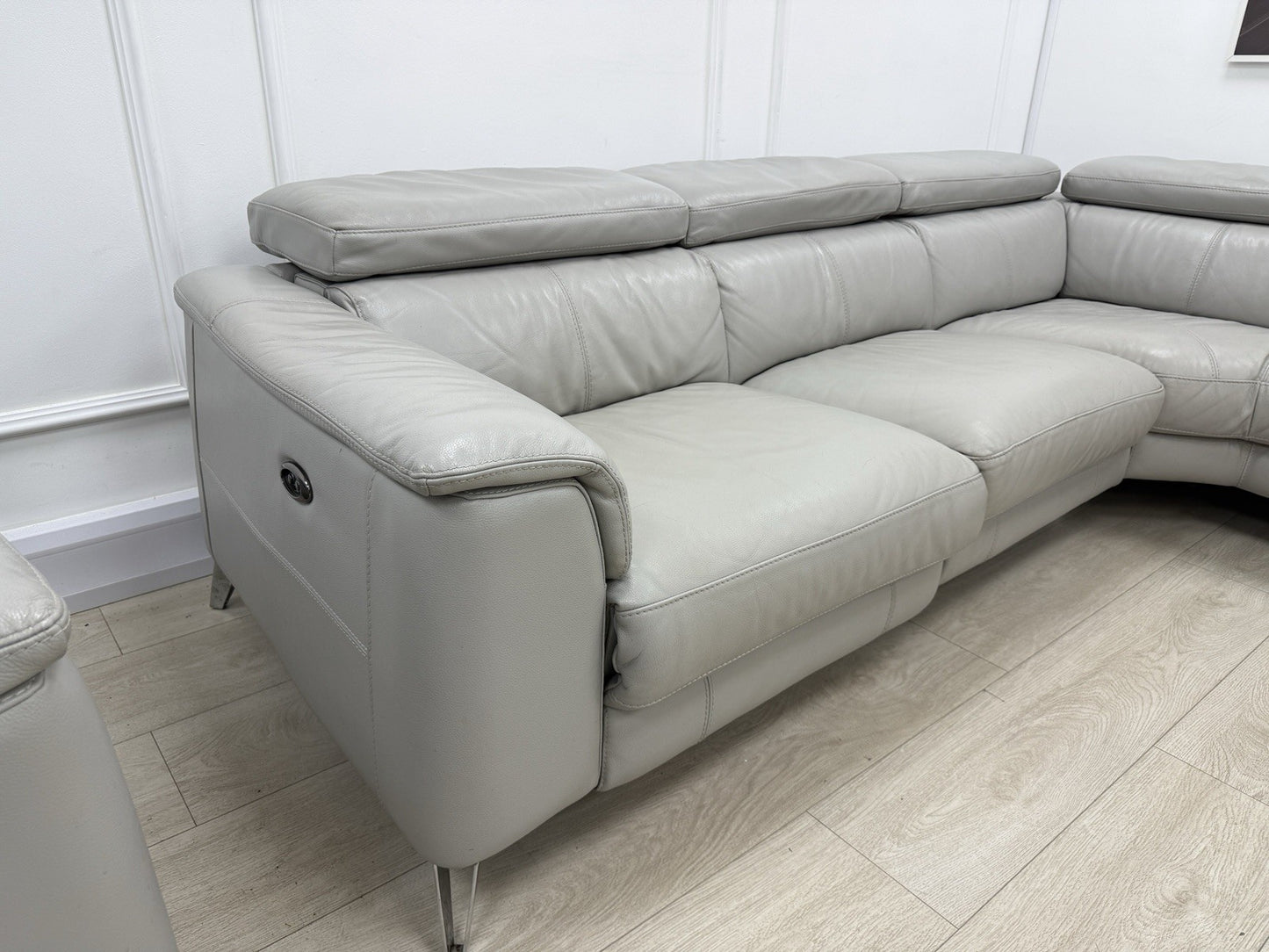 DFS Tahiti Leather Power Recliner Corner Sofa & Armchair Set In Light Grey