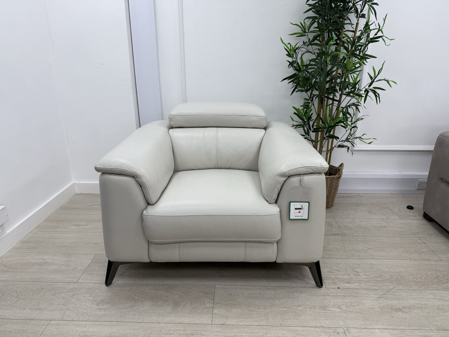 DFS Tahiti Power Recliner Chair In Fossil Leather