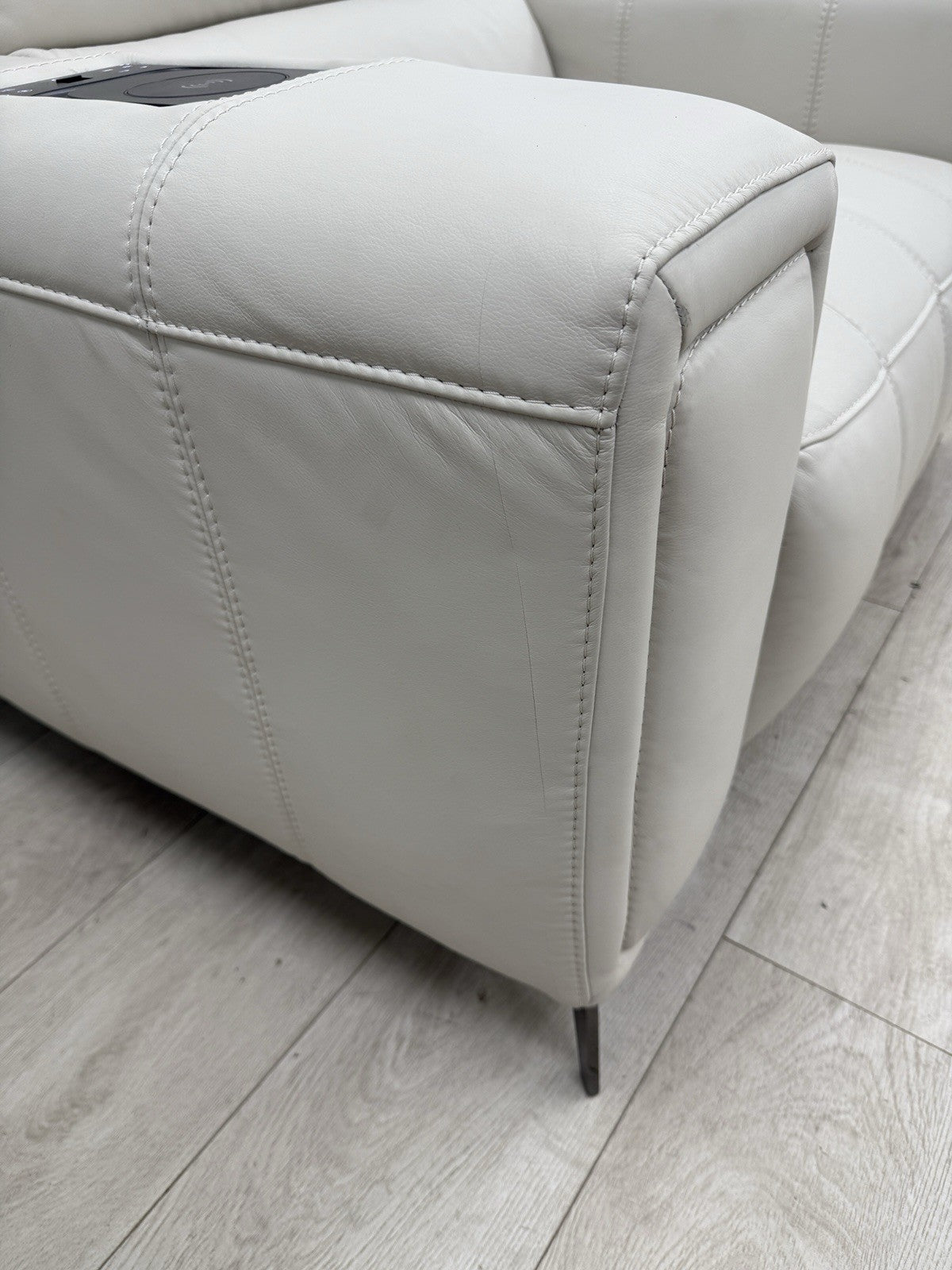 DFS Showcase Power Recliner Chair With Arm Console In Frost Leather