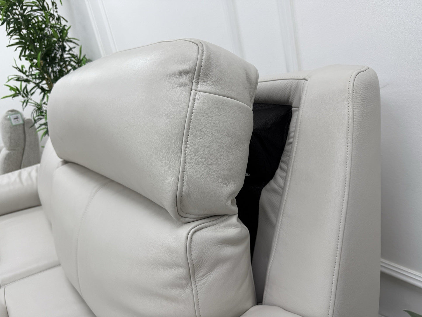 G Plan Thornbury 3 Seater Leather Power Recliner Sofa With Headrest & Lumbar