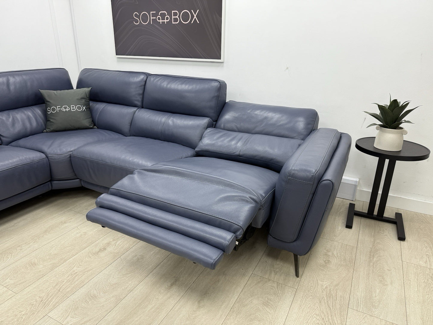 DFS San Antonio Power Recliner Corner Sofa Right Hand Facing In Blue Leather