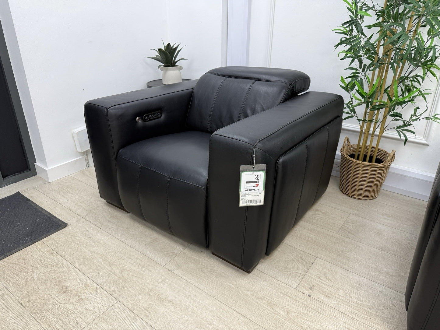 DFS Crusade 3 Seater Sofa, Smart Console & Chair Set Recliner/Heated Leather