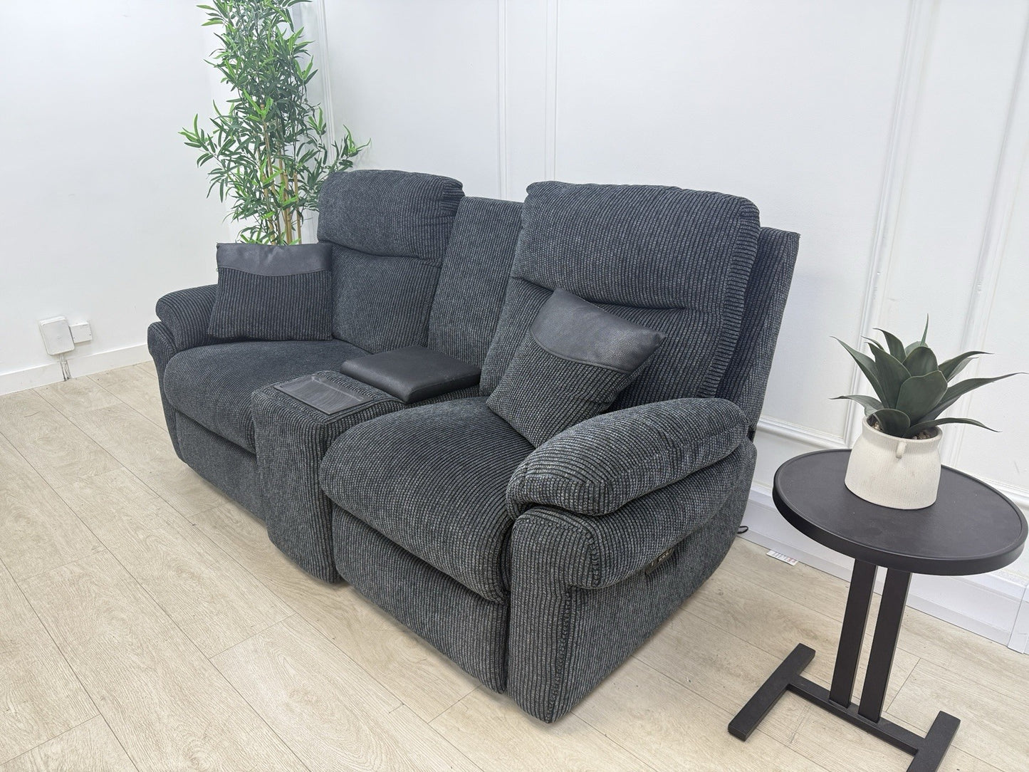 La-Z-Boy New Tamla 2 Seater Power Recliner Headrest Lumbar With Console Unit