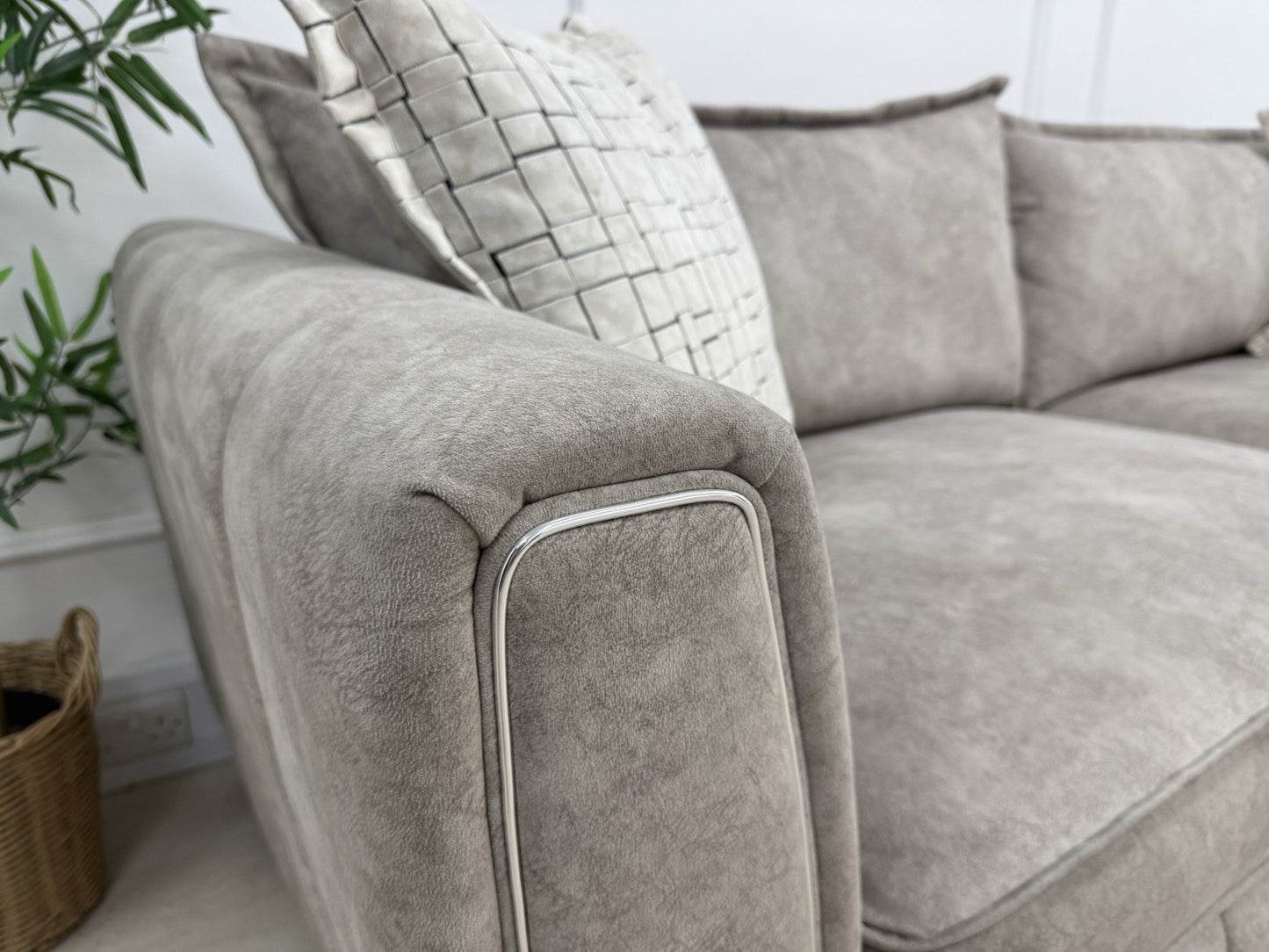 DFS Cherished Grande 4 Seater Sofa In Oatmeal Combination