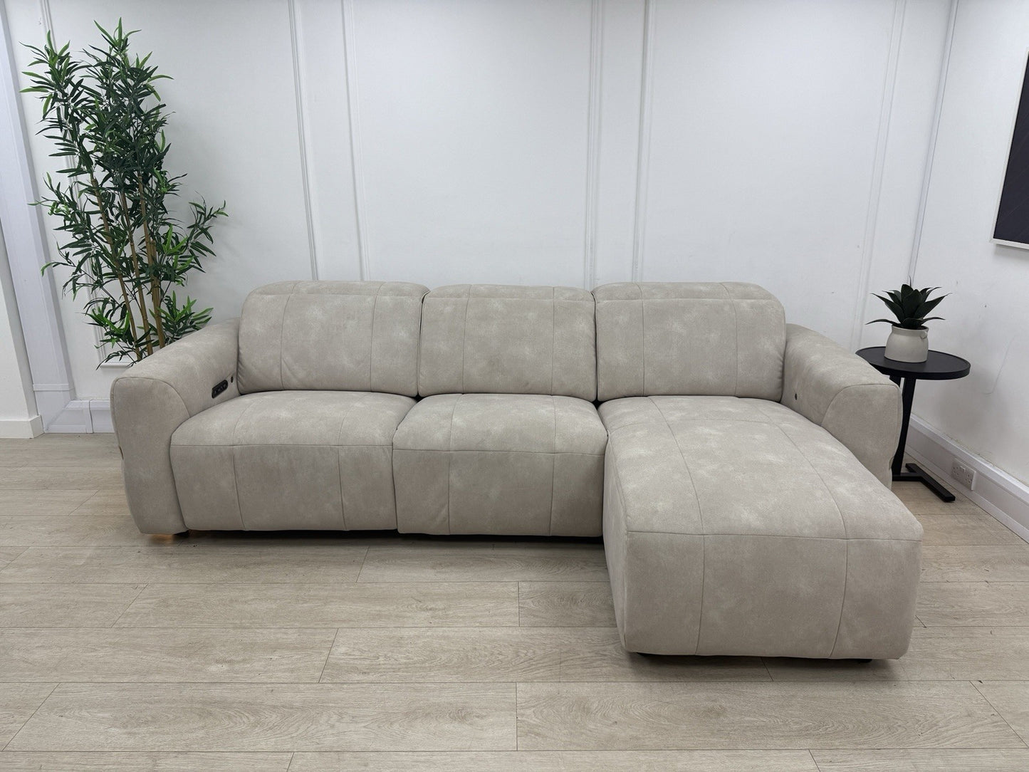 Sofology Lumiere Power Recliner 4 Seater Chaise Sofa In Lifestyle Flecked Ivory