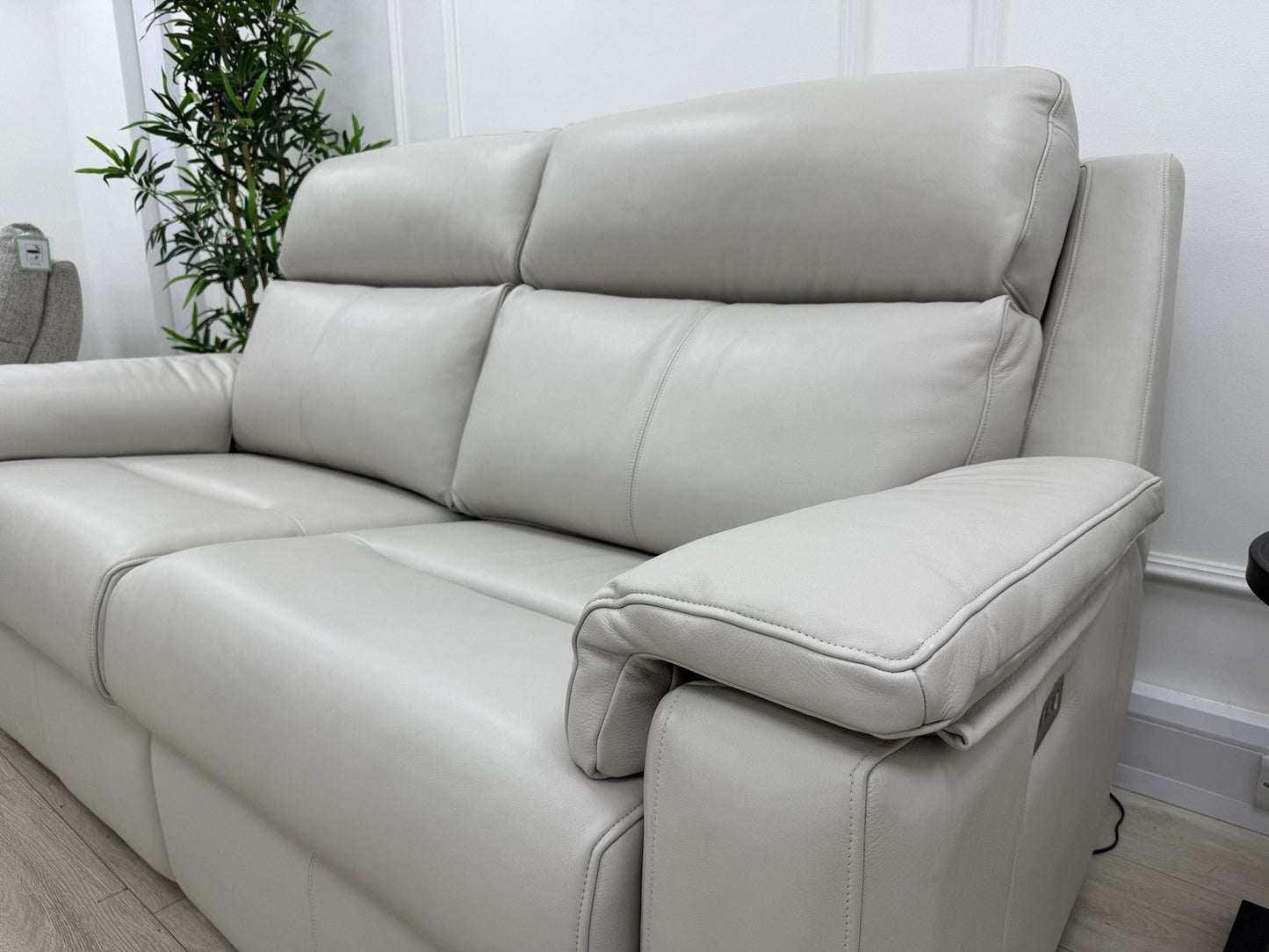 G Plan Thornbury 3 Seater Leather Power Recliner Sofa With Headrest & Lumbar