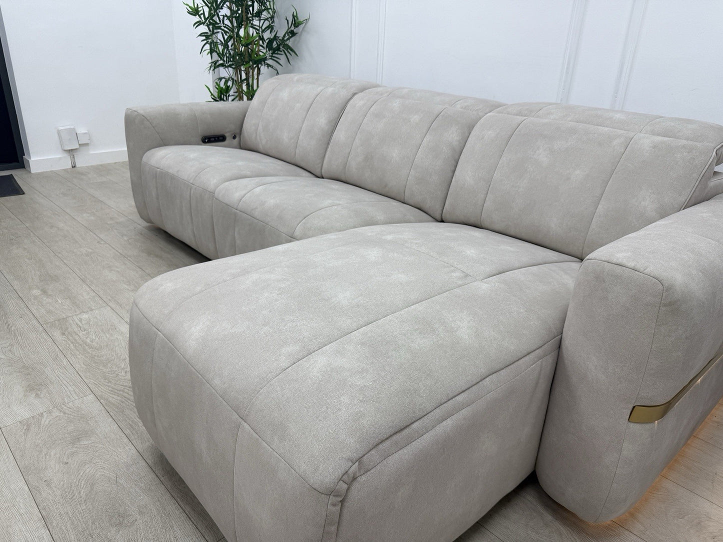 Sofology Lumiere Power Recliner 4 Seater Chaise Sofa In Lifestyle Flecked Ivory