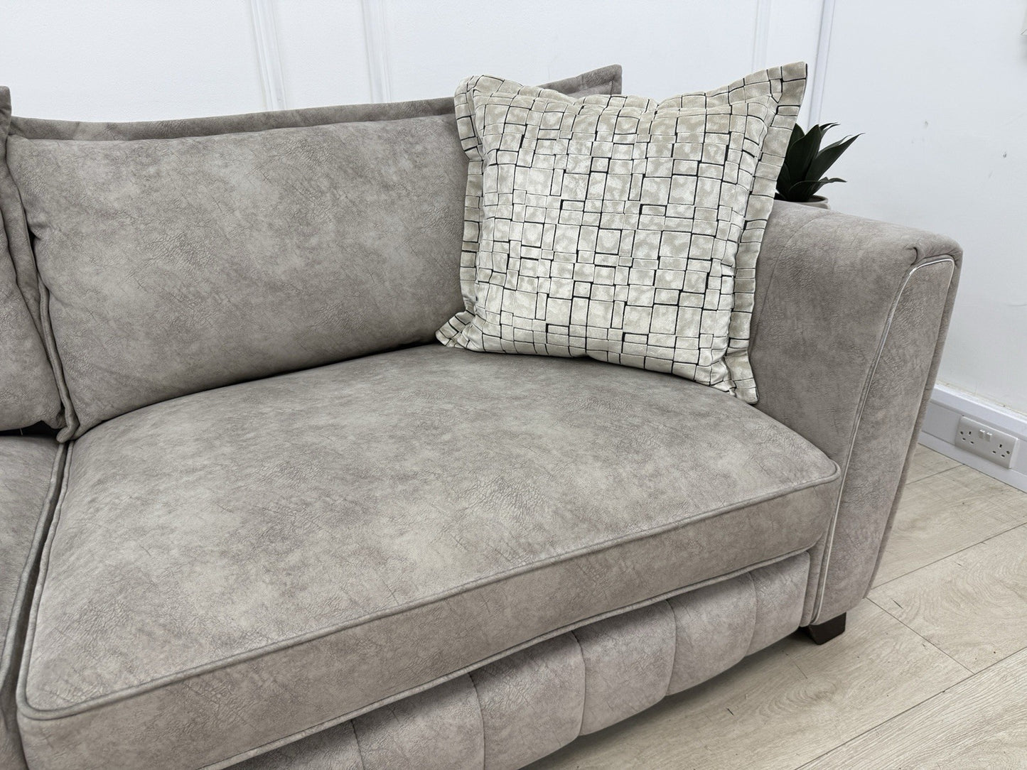 DFS Cherished Grande 4 Seater Sofa In Oatmeal Combination