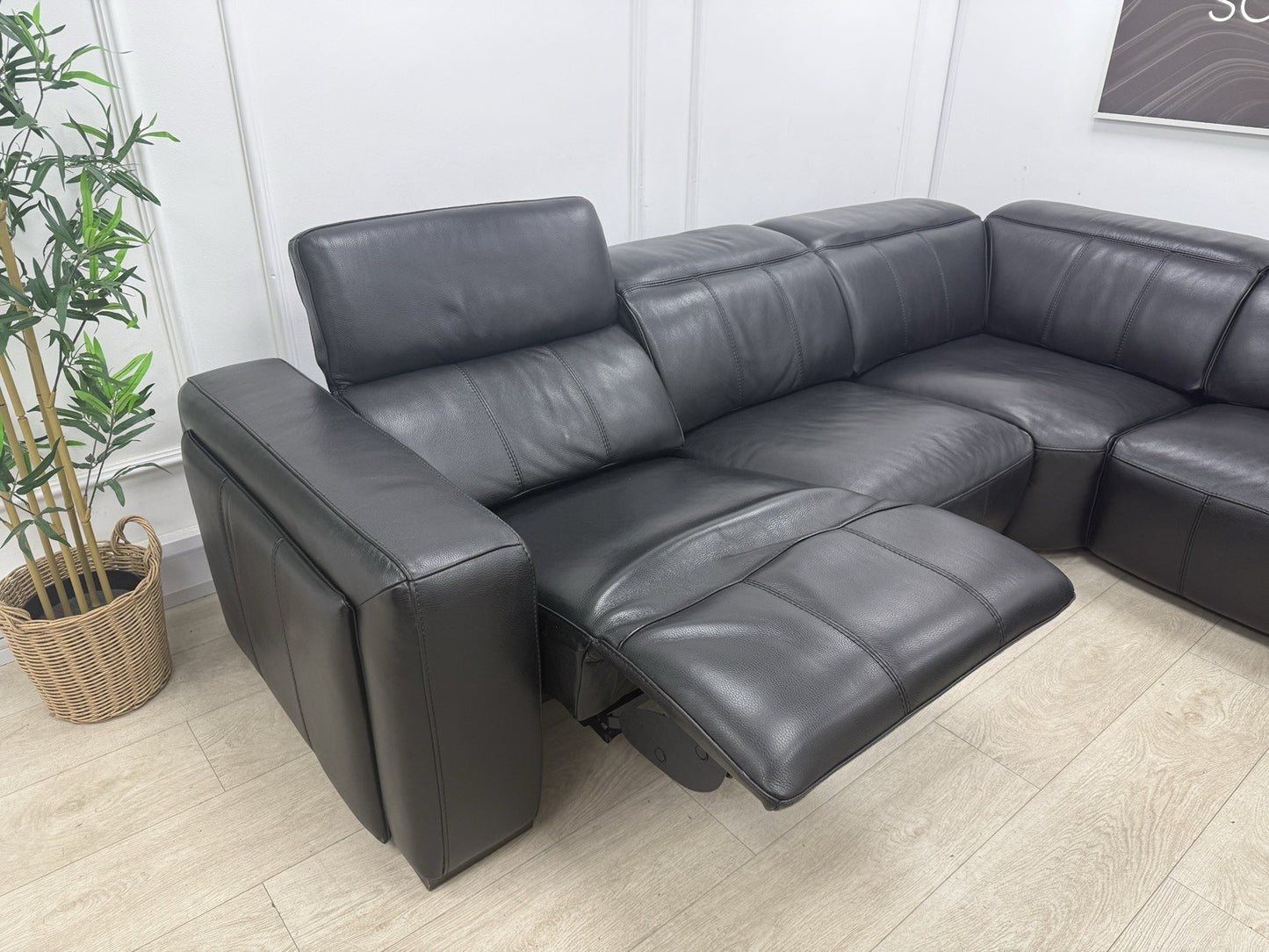 DFS Crusade Heated Power Recliner Corner Sofa Black Leather Smart Console Unit