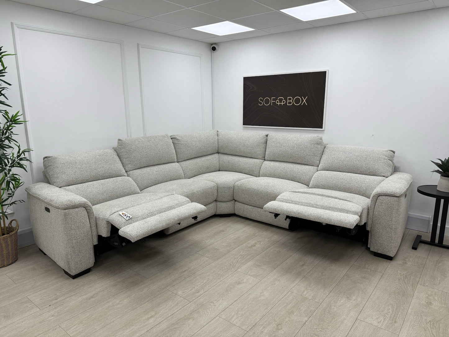 DFS Arwen 2 Corner 2 Power Recliner Corner Sofa In Oyster Fabric