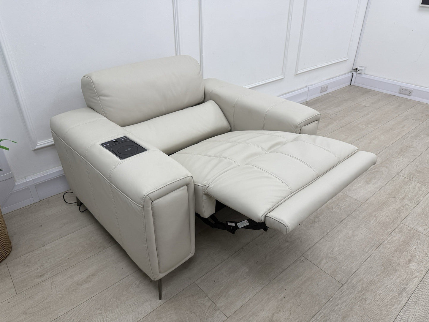 DFS Showcase Power Recliner Chair With Arm Console In Frost Leather